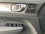 Volvo XC40 2.0  B4 Momentum Pro - náhled 31
