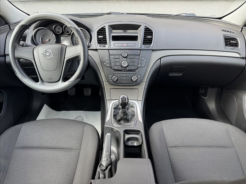 Opel Insignia 1,6 i 85kW tažné KLIMA ALU - fotka 29 z 50