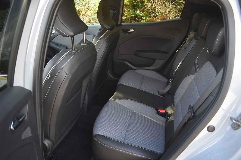 Nerovnosti zvládá auto skvěle