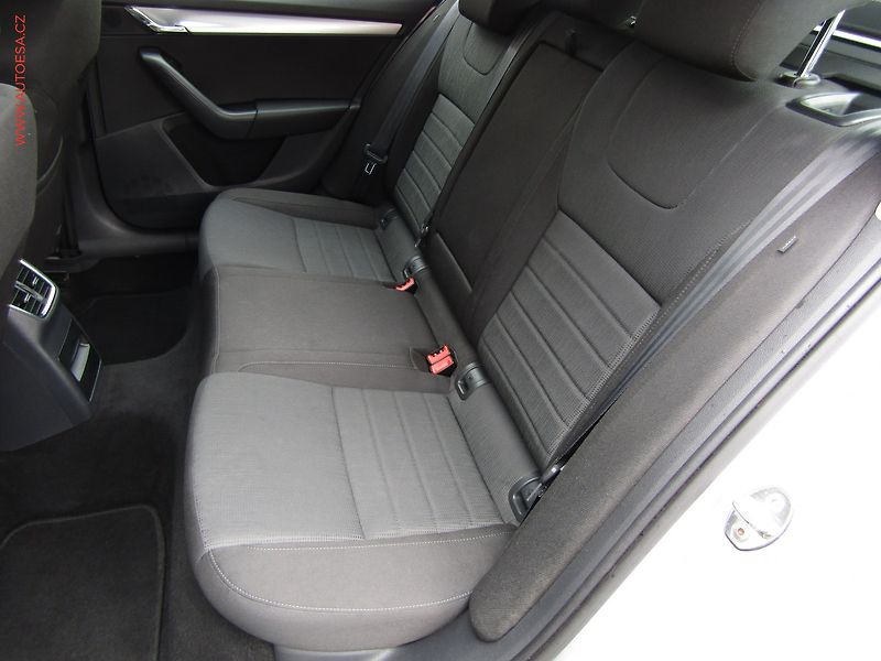 Škoda Octavia (2015) 2.0 TDi, ČR, DSG, bixen - fotka 10 z 21