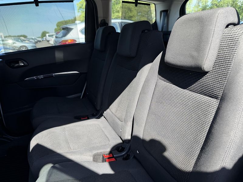 Peugeot 5008 1.6 HDI 7 MIST - fotka 13 z 24
