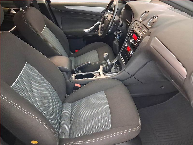 Ford Mondeo (2011) Trend 1.6 EcoBoost, Serv.kniha - fotka 9 z 20