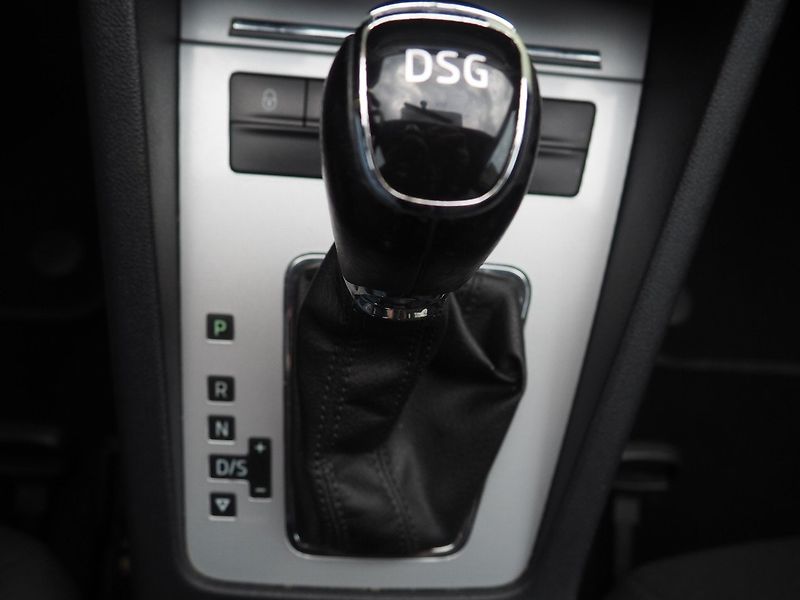 Škoda Octavia (2013) 1.6 TDI, Automat - fotka 28 z 31