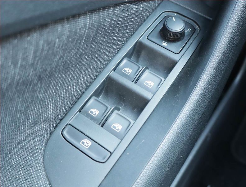 Škoda Scala (2019) 1.0 TSI, Automat, Navi - fotka 19 z 22