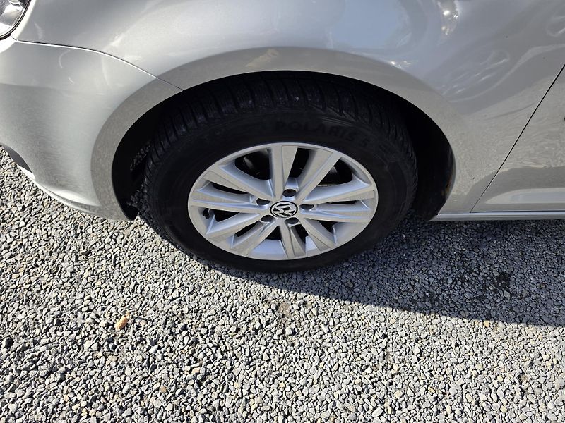 Volkswagen Touran 1.6 TDI 7 Mist - fotka 5 z 14