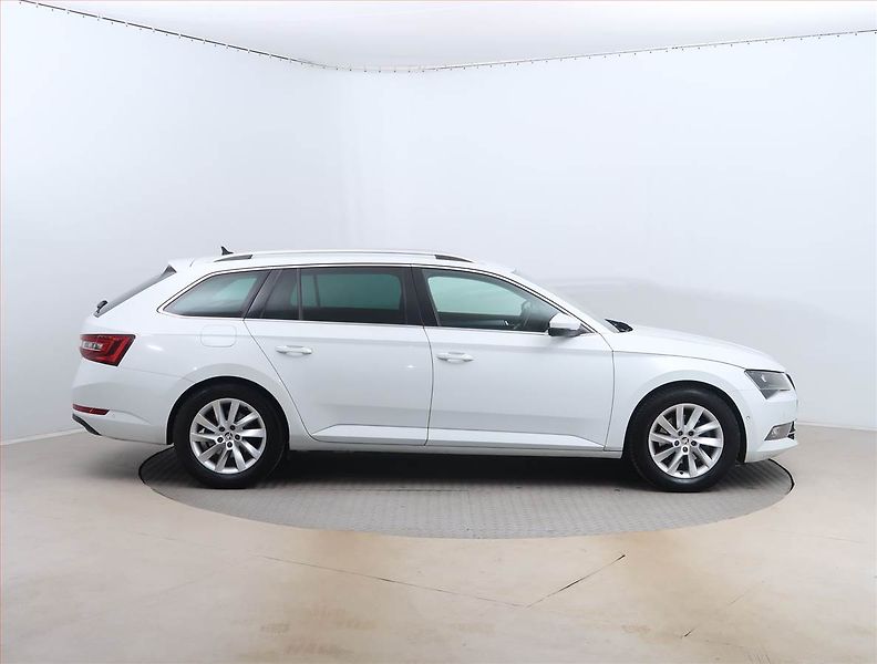 Škoda Superb (2017) Style Plus 2.0 TDI, Automat - fotka 6 z 16