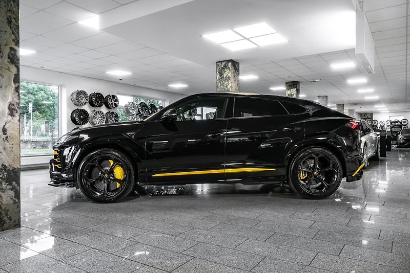 Lamborghini Urus B&O/360/PANO/KARBON/MASÁŽ/ - fotka 3 z 28