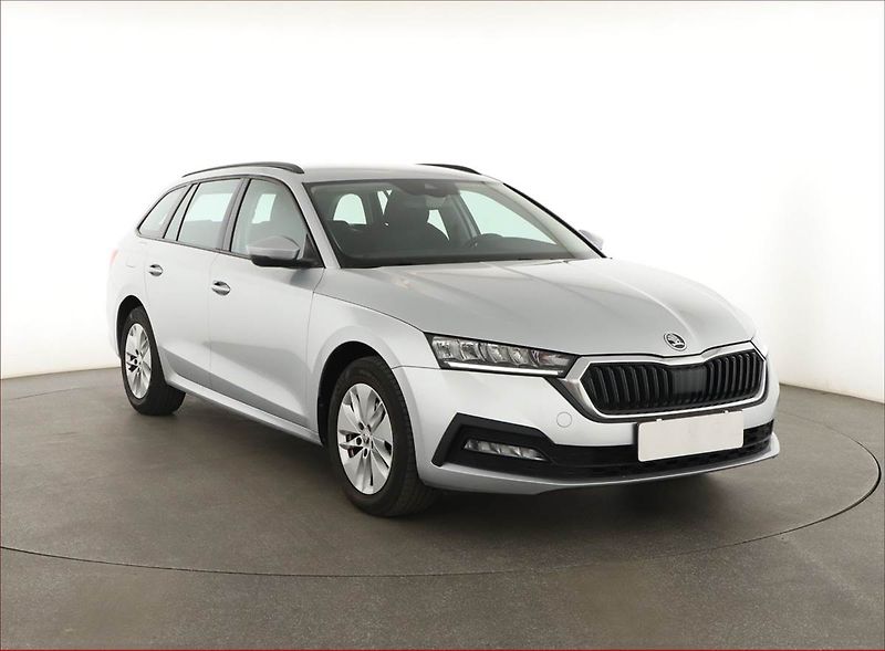 Škoda Octavia (2023) Ambition 2.0 TDI, ČR,1.maj - fotografie inzerátu