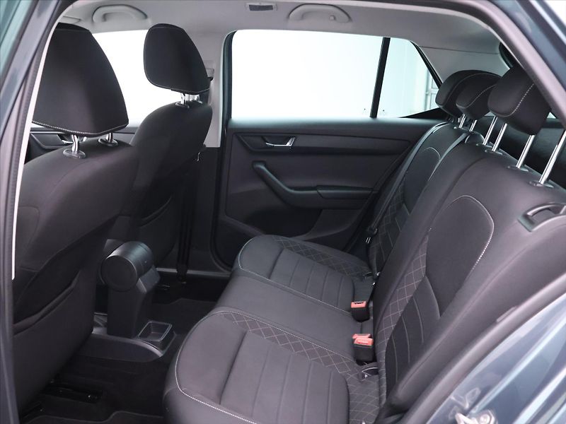 Škoda Fabia 1,0 TSI 81kW Style DSG CZ DPH - fotka 13 z 29
