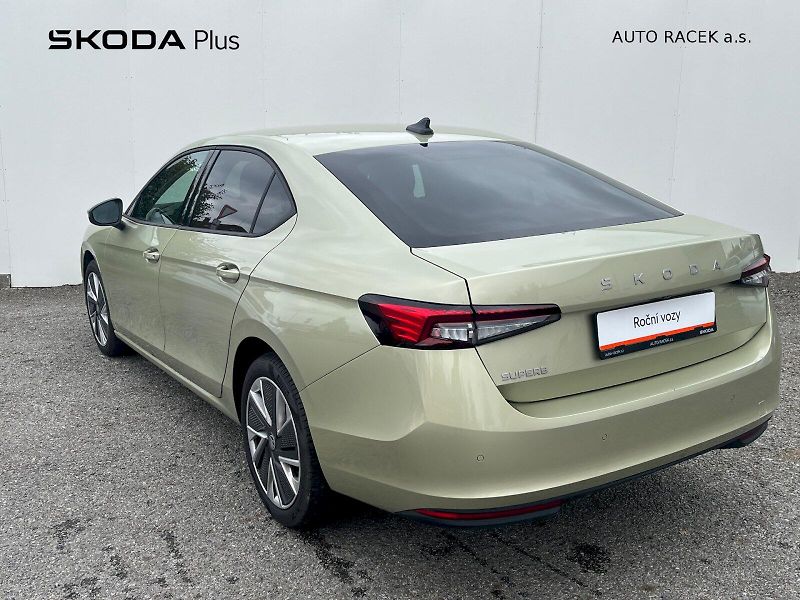 Škoda Superb (2025) 1.5 TSI 110kW Selection DSG - fotka 2 z 29