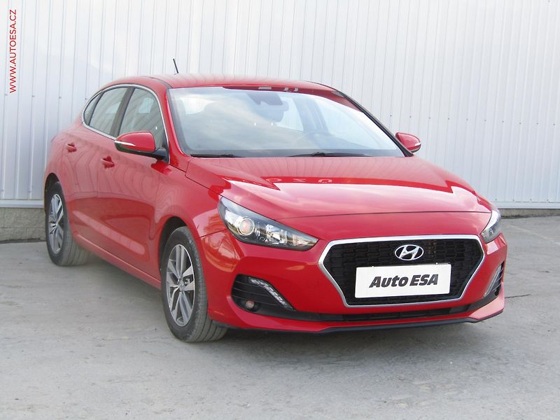 Hyundai i30 (2019) 1.6CRDi, ČR, AC, park.asist - fotografie inzerátu