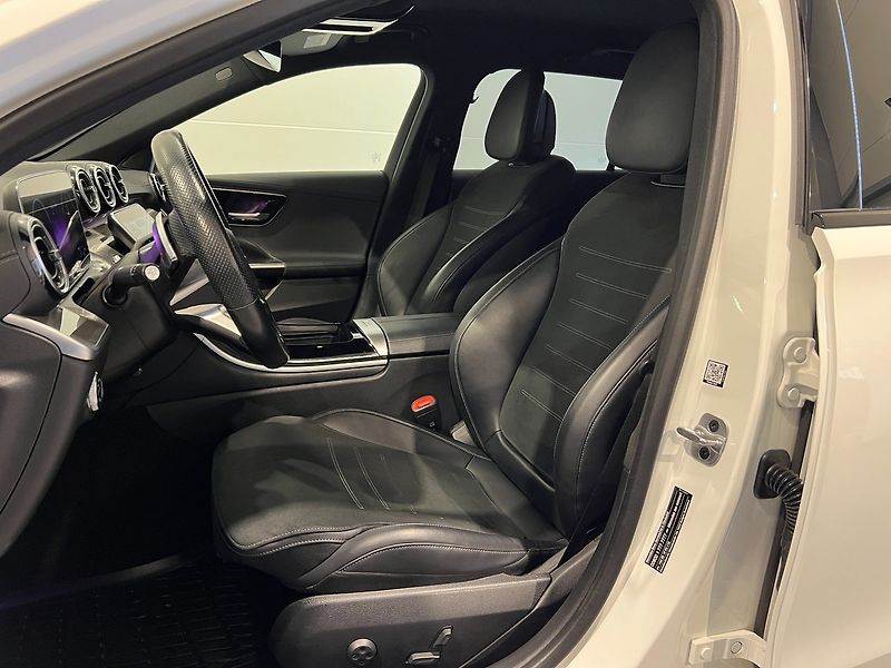 Mercedes-Benz Třídy C 300e AMG Night Kamera Distro - fotka 6 z 18