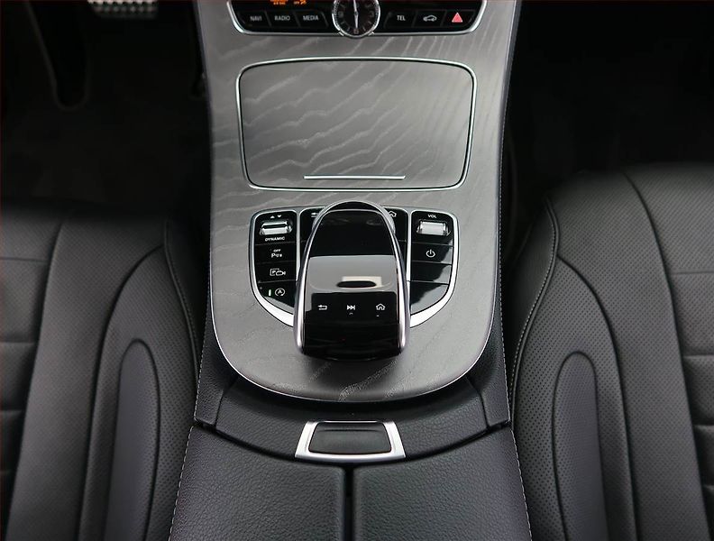 Mercedes-Benz CLS (2019) 350 d 4MATIC - fotka 30 z 32