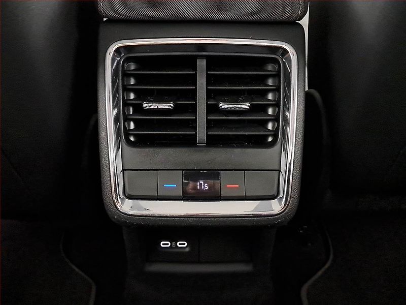 Škoda Enyaq (2021) iV 80 (82 kWh), SoH 83% - fotka 19 z 23