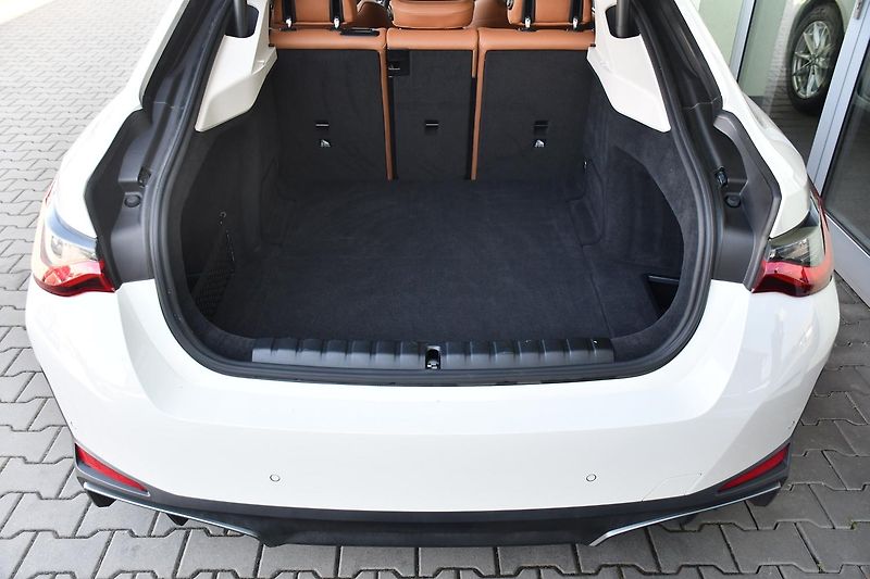 BMW i4 eDrive35 FACELIFT 3L-ZÁRUKA 1M - fotka 40 z 45