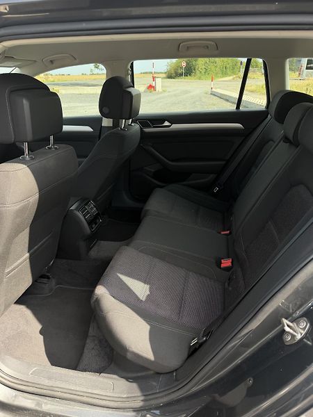 Volkswagen Passat (2015) 1. Majitel, Dovoz, Tažné - fotka 20 z 25