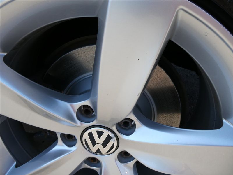 Volkswagen Sharan 2,0 TDi 110kW webasto, 2x kola - fotka 17 z 50