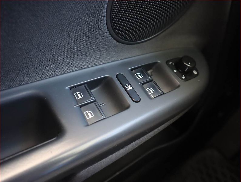 Volkswagen Golf Plus (2011) 1.6 TDI, Park. senzory - fotka 13 z 15