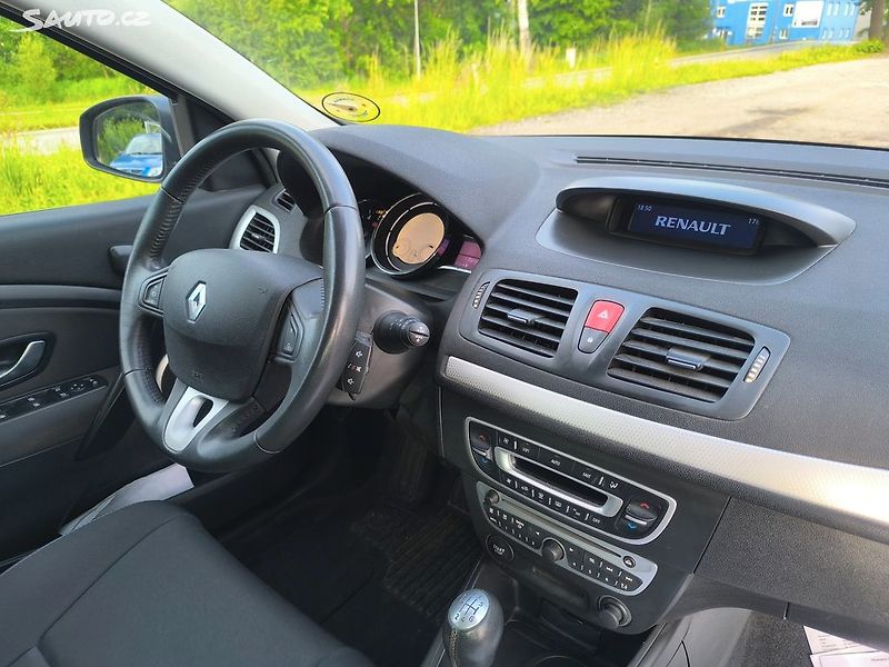 Renault Mégane KRÁSNÝ,VÝBAVA,95TKM,SERVISKA - fotka 9 z 26