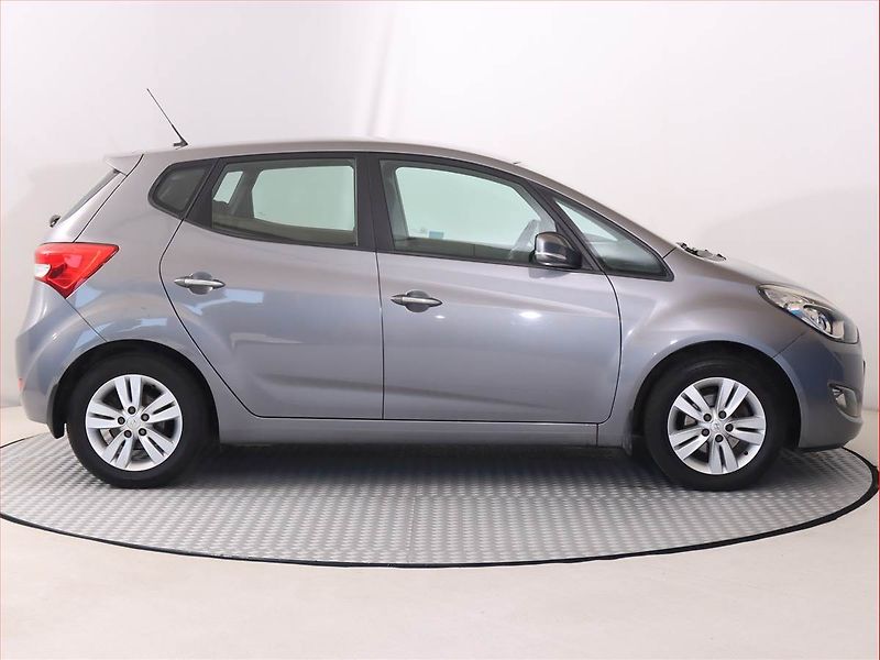 Hyundai ix20 (2013) 1.6 CVVT, Serv.kniha, Tempomat - fotka 6 z 16
