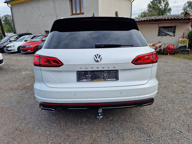 Volkswagen Touareg 3,0TDI 210KW R-LINE - fotka 5 z 20