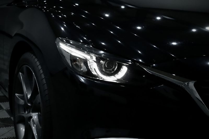 Mazda 6 Wagon 2.0 Skyactiv 121 kW - fotka 10 z 34