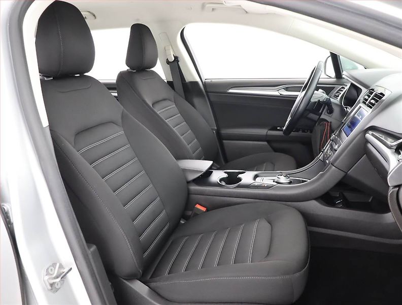 Ford Mondeo (2019) 2.0 EcoBlue, Automat - fotka 9 z 21