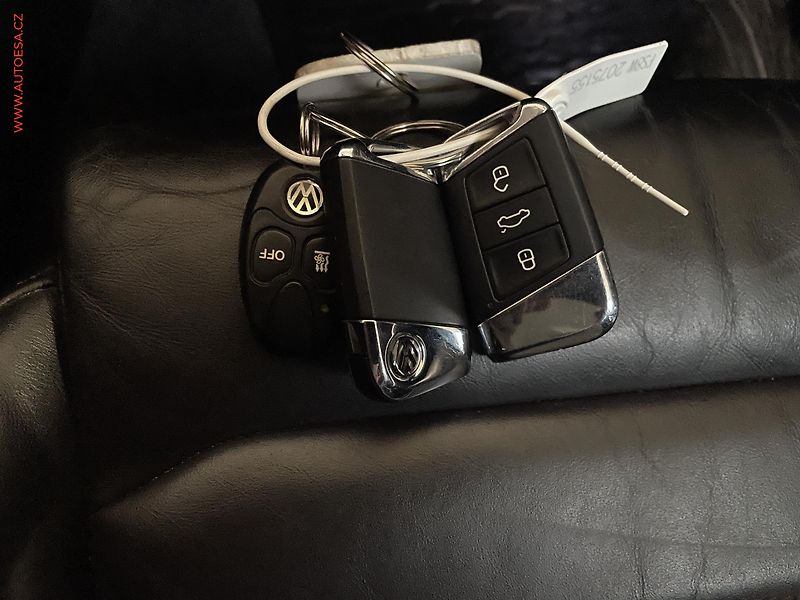 Volkswagen Passat (2015) 2.0 Bi-TDi 4x4, Highline - fotka 18 z 18