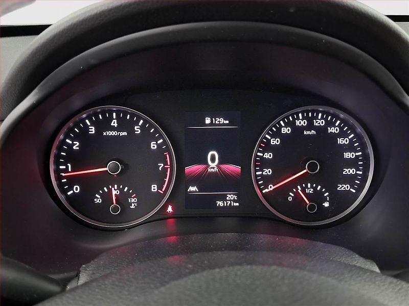 Kia Stonic (2021) 1.2 DPI, Kůže, Navi, Tempomat - fotka 11 z 24