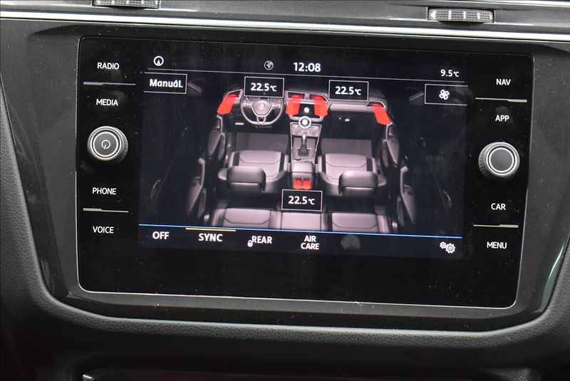Volkswagen Tiguan 2,0 TDi, virtual,pano,navi, - fotka 22 z 44