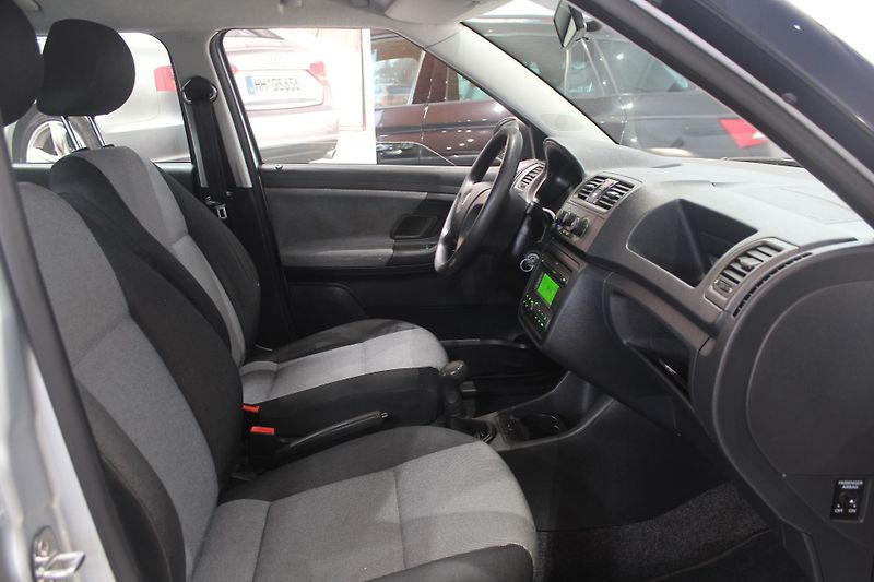 Škoda Fabia (2008) 1.2 44kW Klimatizace - fotka 22 z 29
