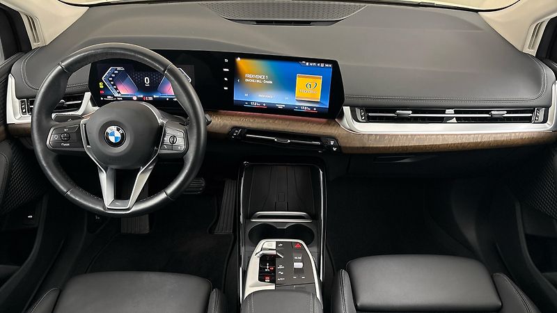 BMW Řada 2 218i AUT Luxury Line - fotka 8 z 27
