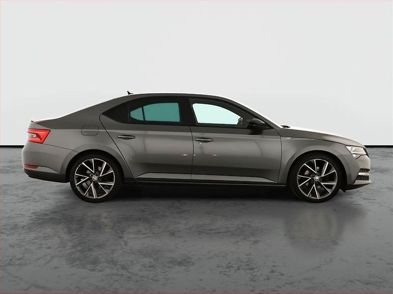 Škoda Superb (2022) Sportline 2.0 TDI - fotka 6 z 20