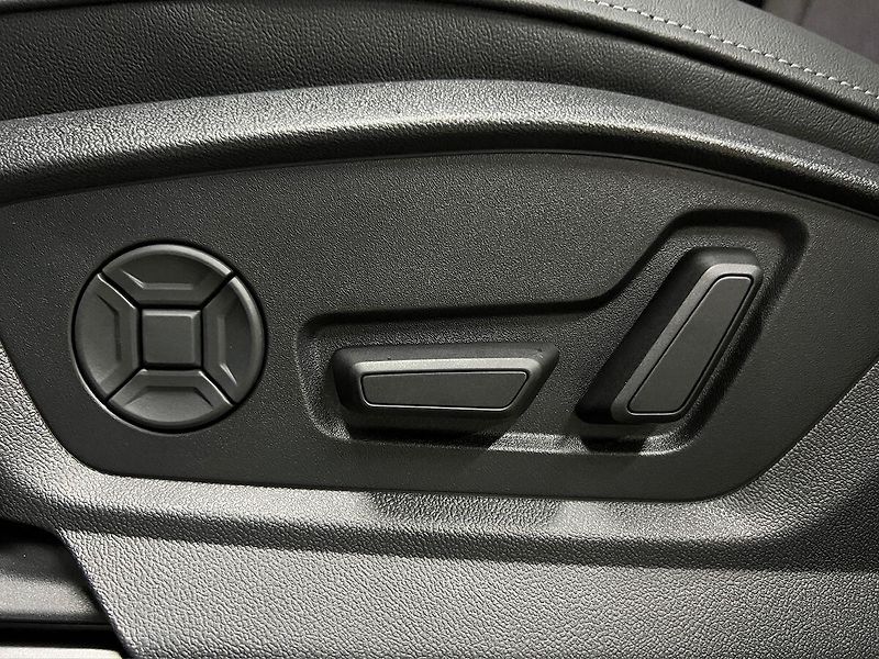 Audi Q7 50TDI QUATTRO S-LINE, EL.TAŽNÉ - fotka 26 z 33