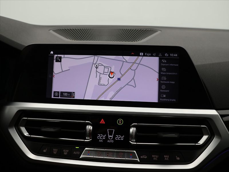 BMW Řada 3 Touring 2,0 320d 140kW CZ DPH - fotka 20 z 35