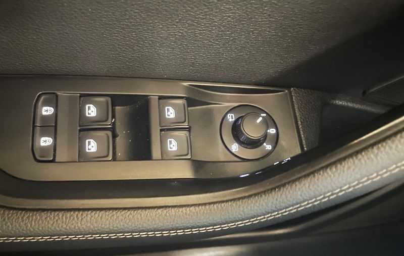 Škoda Superb 2.0 TSI, 200 kW, SCOUT, 4x4,ČR - fotka 28 z 40