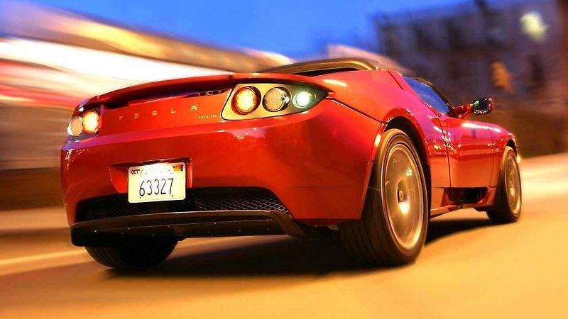 Neoficiální ilustrace nové generace Tesly Roadster.