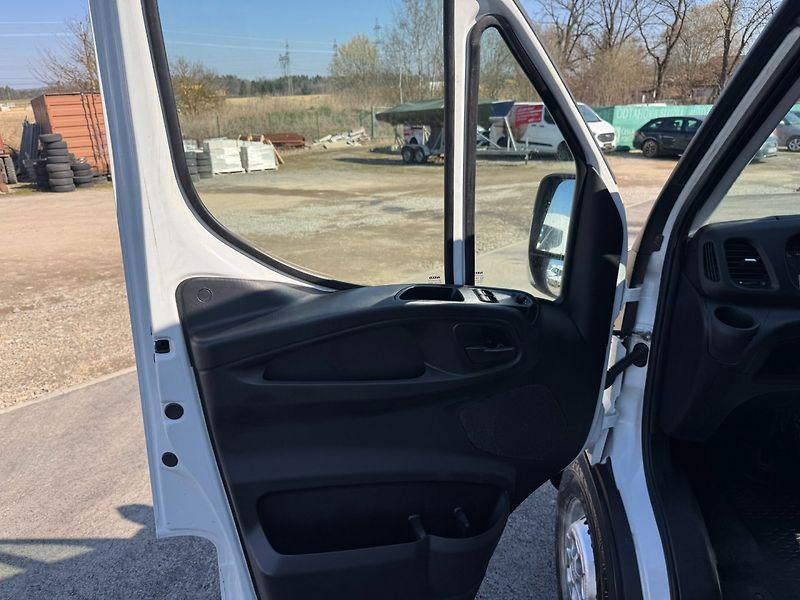 Iveco Daily (2019) 35S16 2.3 115 Kw - fotka 9 z 22