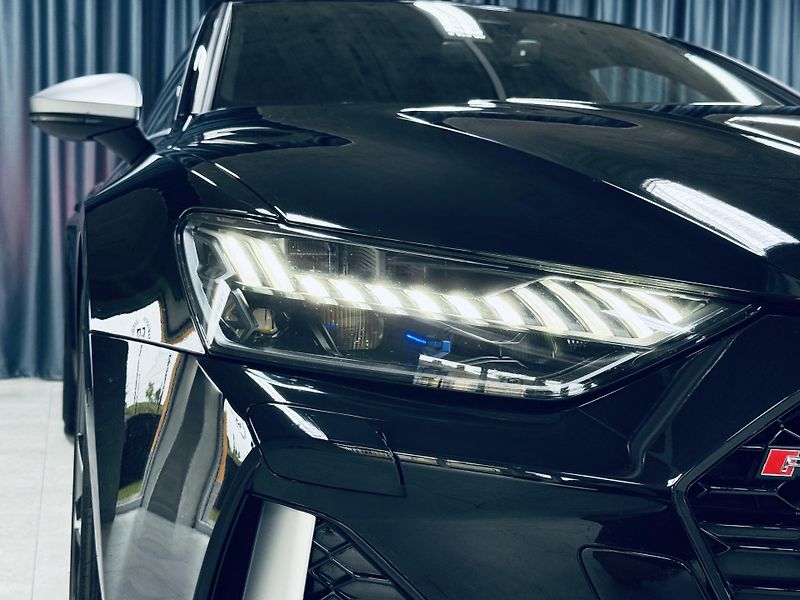 Audi RS 7 (2022) CARBON*VALCONA*NEZ.TOP*ZÁRUKA - fotka 4 z 43