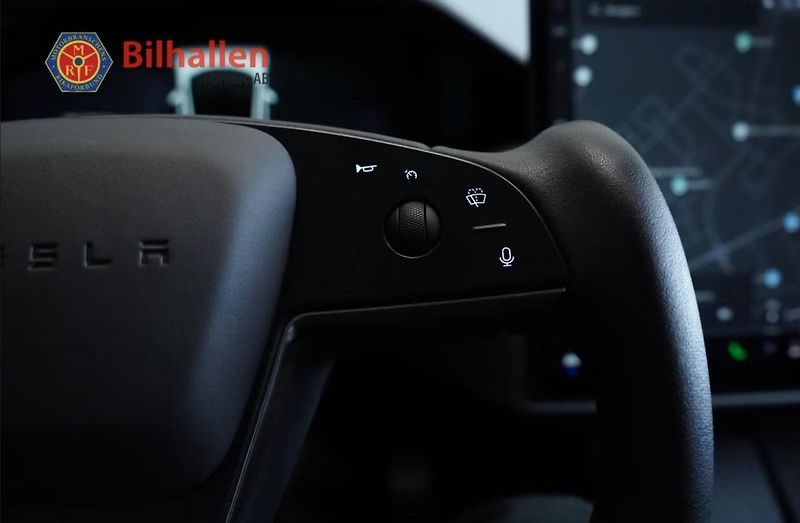Tesla Model S LR AWD Vzduch Pano Kam Yoke - fotka 17 z 35