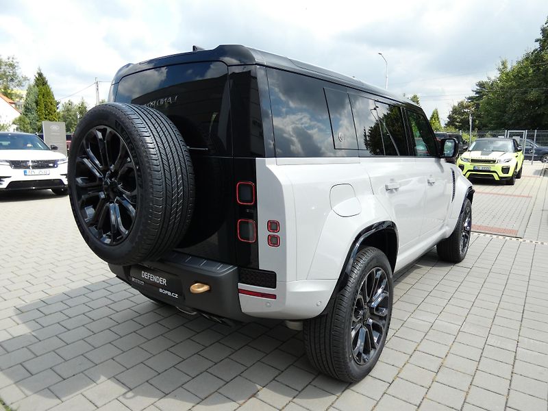 Land Rover Defender 110 4,4 OCTA P635 - fotka 6 z 48