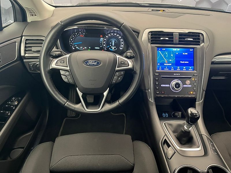Ford Mondeo 2.0 EB Titanium manuál - fotka 8 z 69