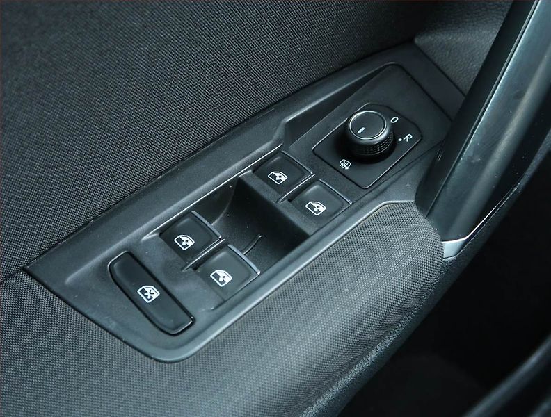 Volkswagen Tiguan (2016) Comfortline 2.0 TDI, Automat - fotka 16 z 21