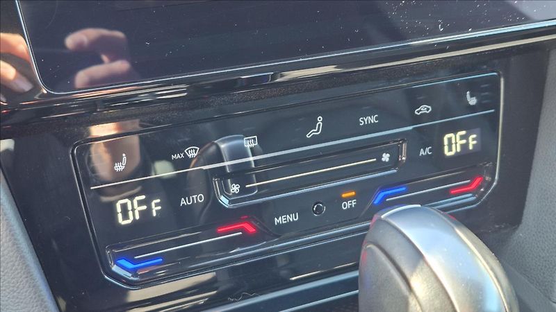 Volkswagen Arteon 2,0 TSi 235Kw R 4Motion DPH - fotka 15 z 30