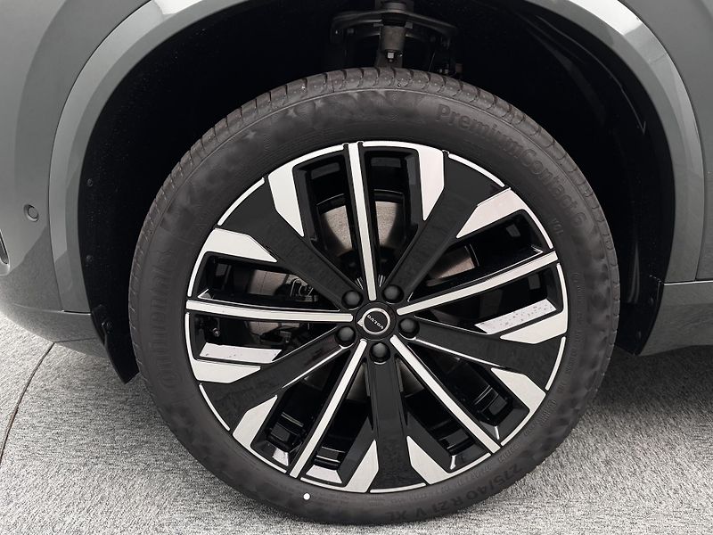 Volvo XC90 (2026) T8 AWD RECHARGE DARK PLUS 7m - fotka 19 z 27