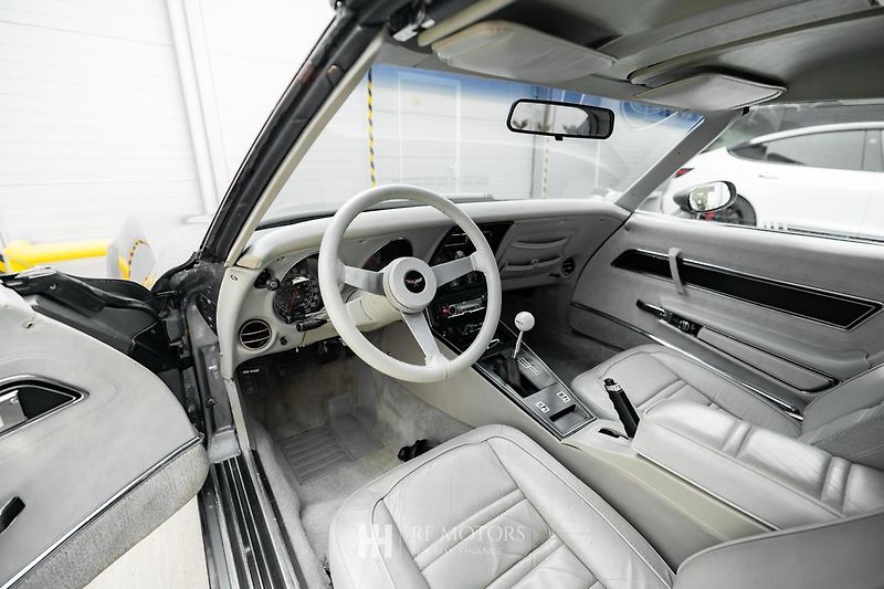 Chevrolet Corvette (1977) - fotka 32 z 51