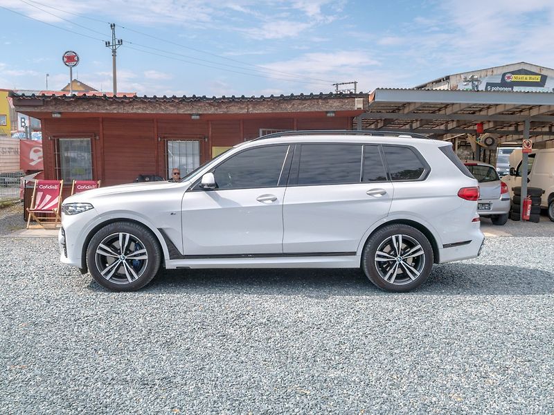BMW X7 (2019) ČR 3.0i 250KW 7sed – INDIVIDUÁ - fotka 8 z 49