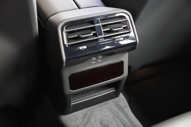 BMW Řada 5 540d xDrive Touring - fotka 16 z 18