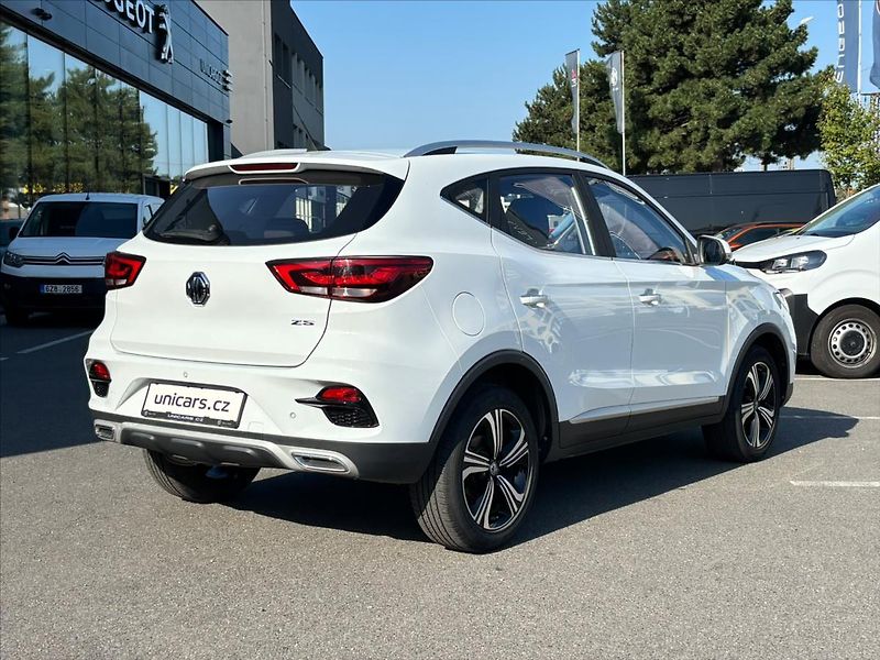 MG ZS 1,5 VTi  Essential Manuál - fotka 6 z 23