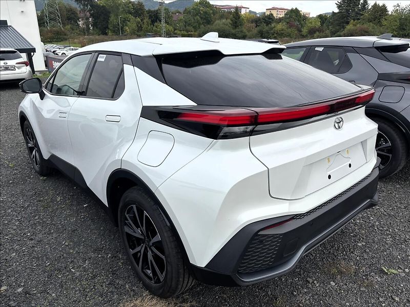 Toyota C-HR 1,8   Style HEV CVT - fotka 4 z 8